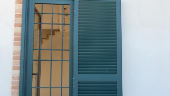 Combinati grata persiana Roma fabbrica d'infissi alluminio porte finestre Roma